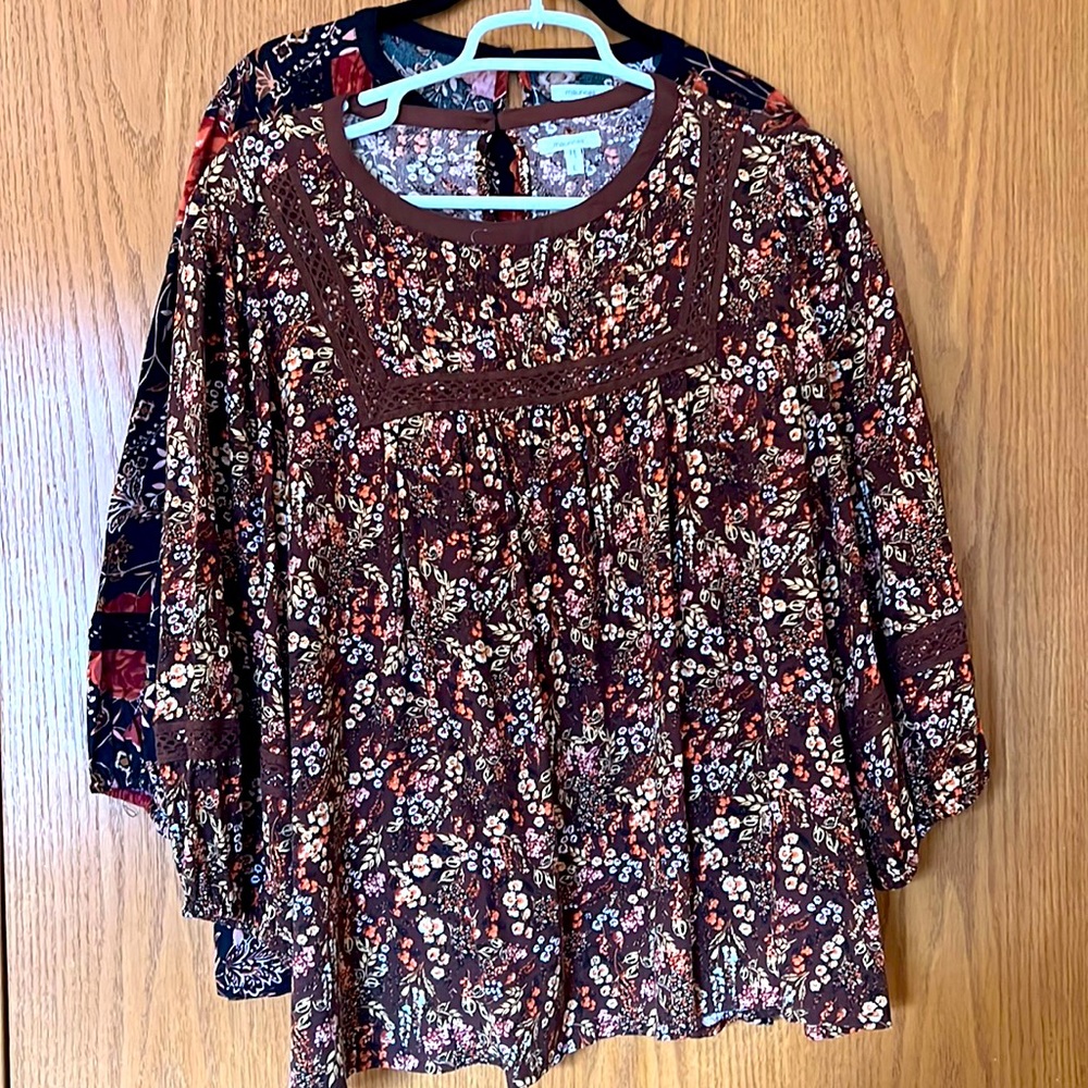 🌹🌹 2 for 1 🌹🌹Maurice’s L tops